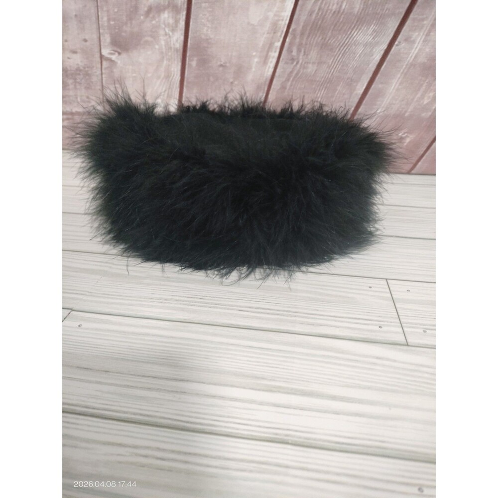 Women's black faux fur Cossack or Russian-style winter hat - Picture 8 of 8
